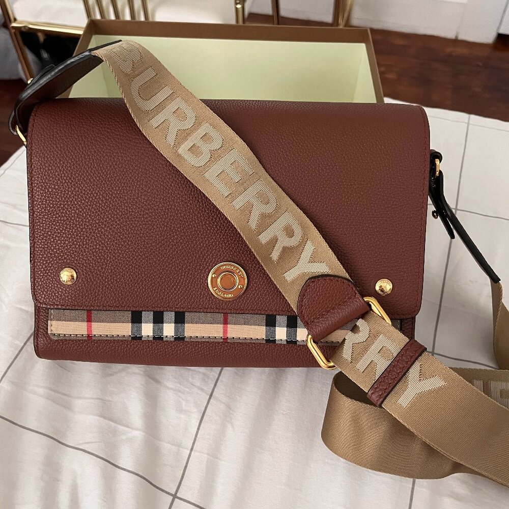 Burberry Note Medium Crossbody